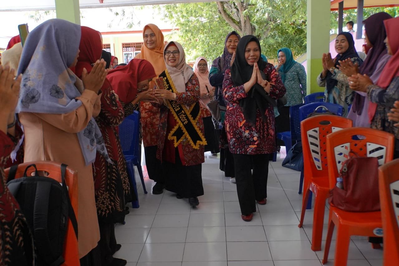 Safia Ali Ibrahim Membuka Secara Resmi Kegiatan Pembelajaran Berbasis IT