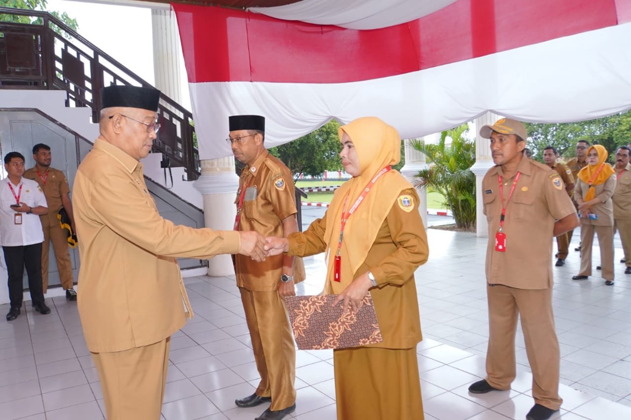 11 ASN Pemkot Tidore Menerima SK Kenaikan Pangkat