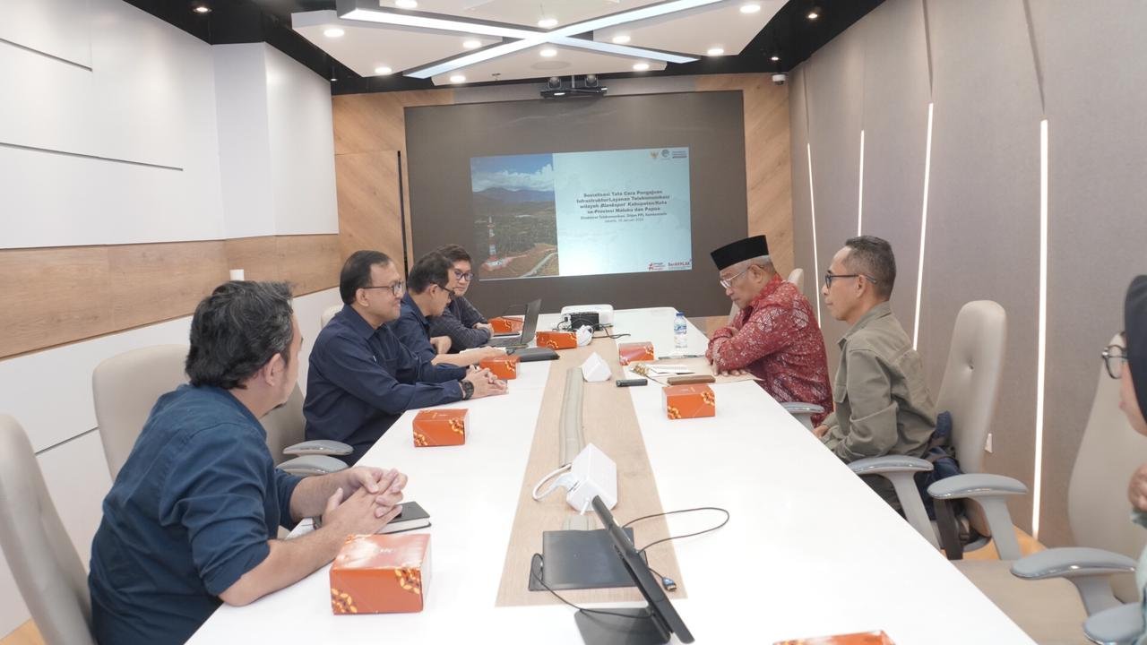 Menunjang Pelayanan Telekomunikasi Di Kota Tidore Kepulauan, Walikota Sambangi Kemenkominfo RI