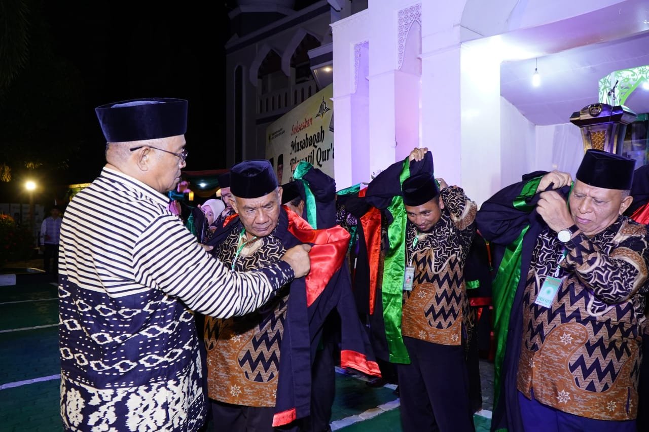 Ditandai Dengan Pemukulan Tifa, Walikota Secara Resmi buka MTQ Ke-30 Tingkat Kota Tidore Kepulauan