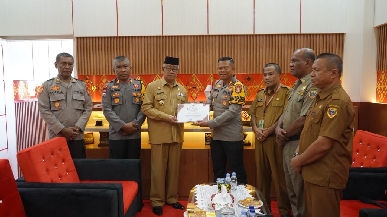 Polresta Tidore Terima Penghargaan Simantap Dari Pemda Kota Tidore Kepulauan