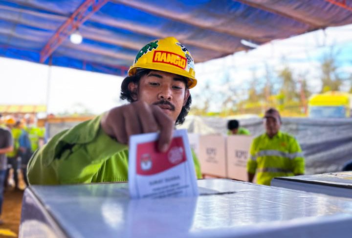 Sukseskan Pemilu 2024, KPUD dan Harita Nickel Buka TPS Khusus Karyawan di Site Obi
