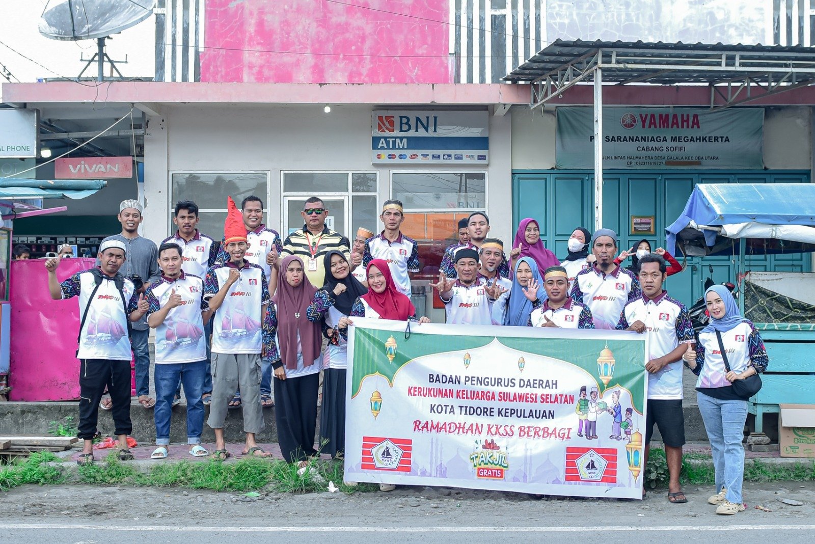 BPD KKSS Kota Tidore berbagi Takjil dan Sembako untuk warga kurang mampu