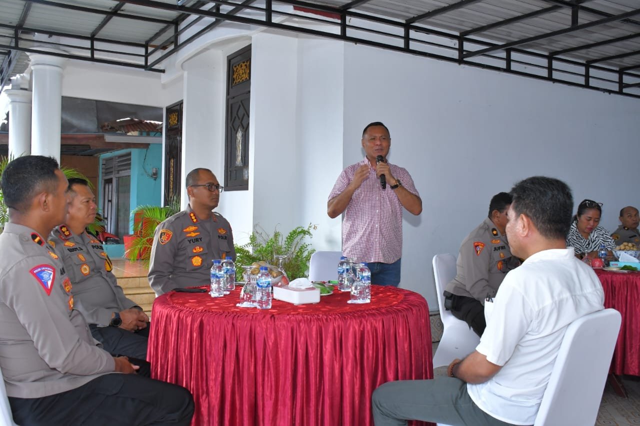 Kapolresta Tidore Sambangi Kediaman Bakal Calon Walikota Tidore Kepulauan