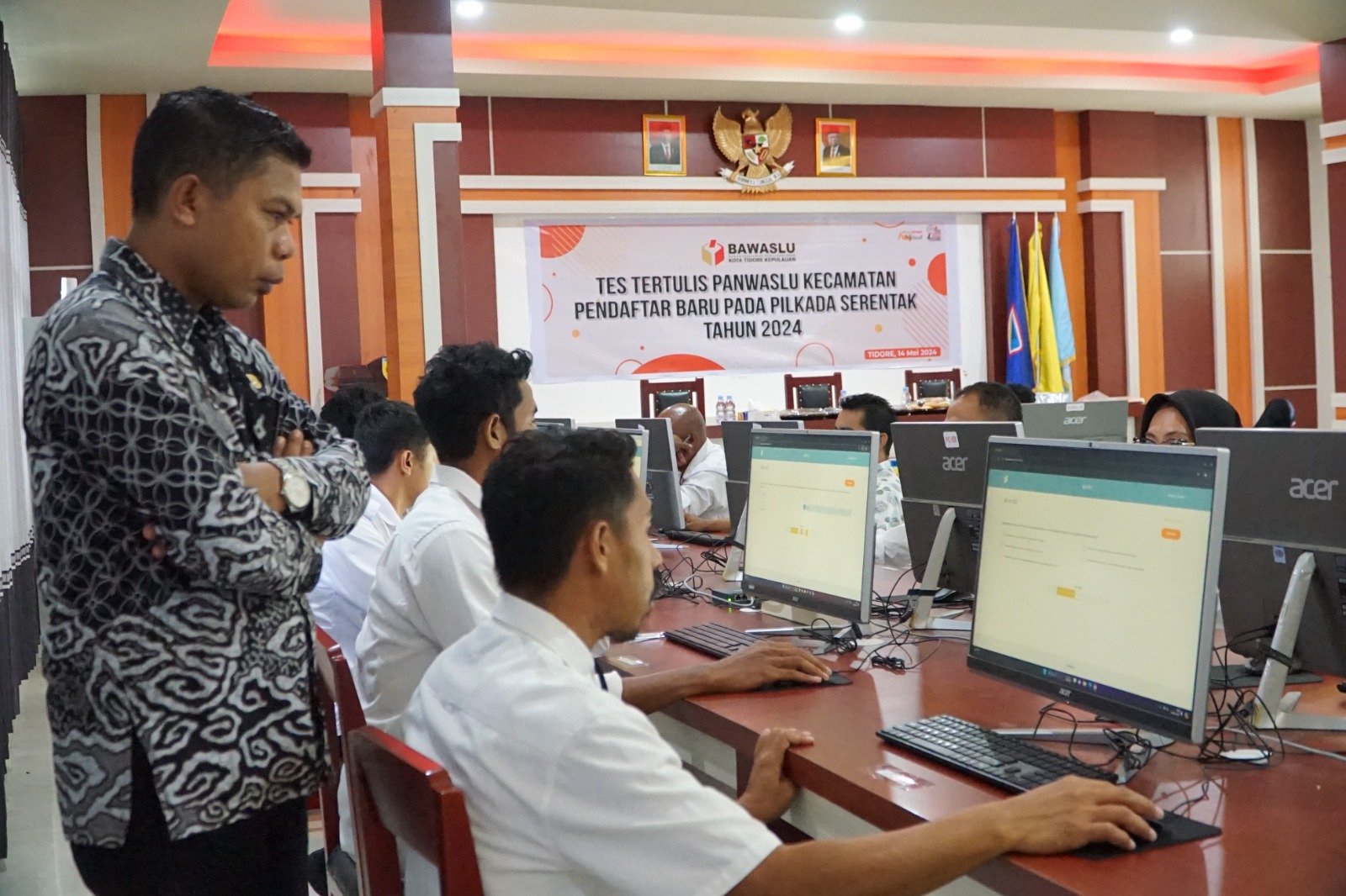 17 Peserta Calon Panwascam Mengikuti CAT