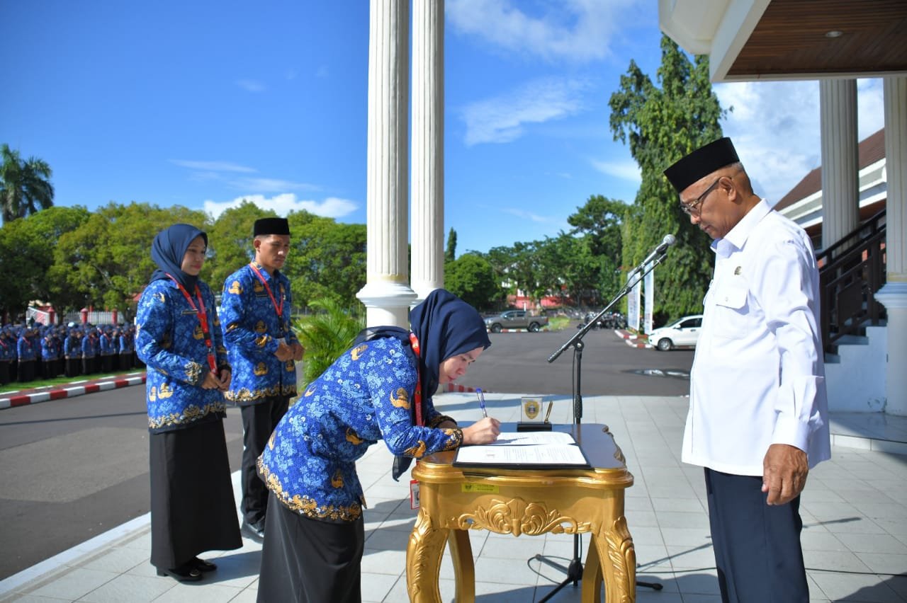 Diserahkan Secara Simbolis Oleh Walikota, 347 PPPK Kota Tidore Kepulauan Resmi Menerima SK