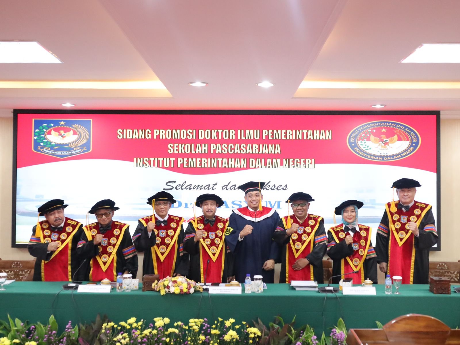 Hasyim Berhasil Sandang Gelar Doktor Dengan Nilai Sangat Memuaskan