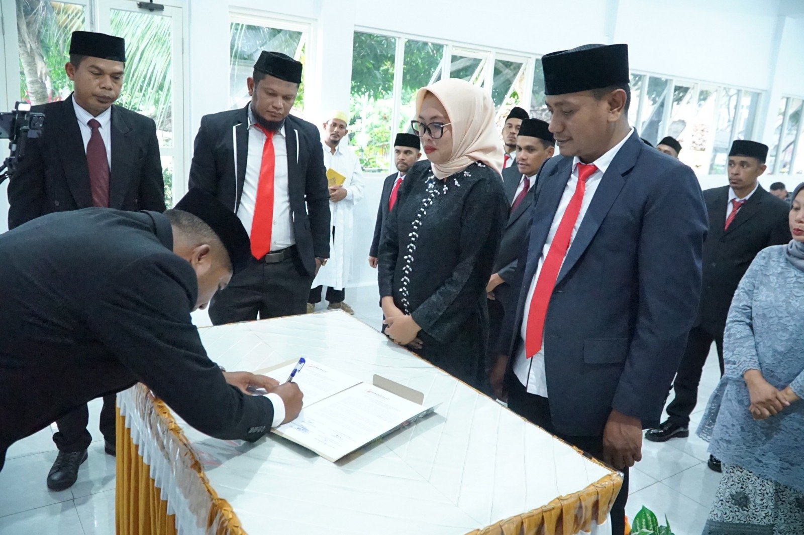 Lantik 24 Anggota Panwascam Untuk Pilkada 2024, Ini Pesan Ketua Bawaslu Kota Tidore Kepulauan