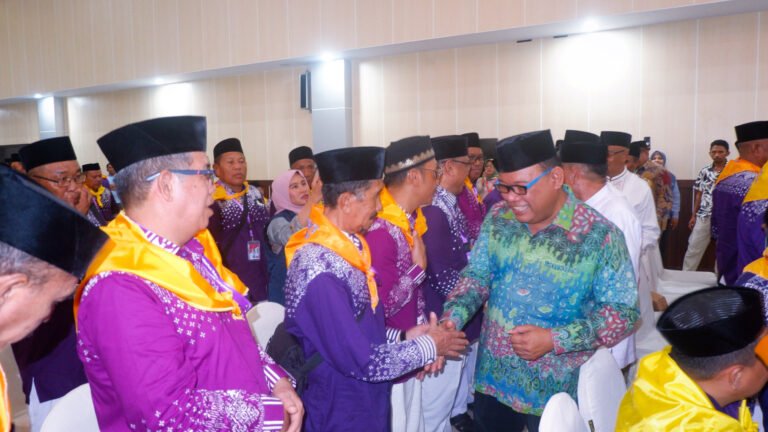 Penjabat Gubernur resmi  lepas Calon Jamaah Haji Maluku Utara 2024