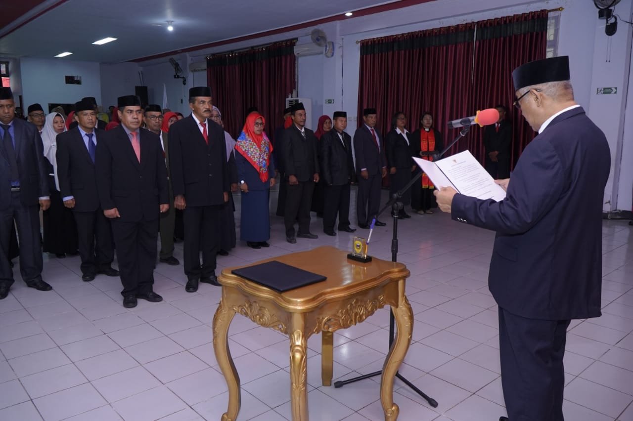 Walikota Resmi Melantik Sejumlah Pejabat Di Lingkup Pemkot Tidore Kepulauan