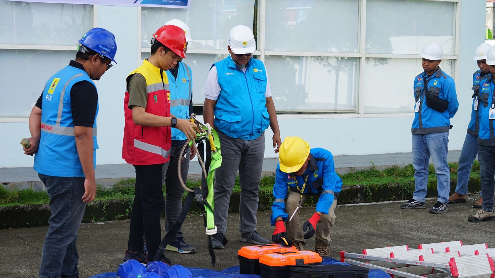 PLN UP3 Sofifi Lakukan Gelar APD dan Peralatan Tim Pelaksana P2TL PT. BIG Jelang Idul Adha 1445 H