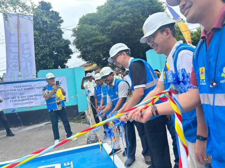 Perdana di Kota Tidore, PLN UIW MMU Hadirkan SKPLU yang Mudahkan Pengguna EV Lakukan Pengisian Batrei