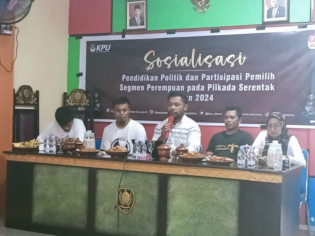 Raih Partisipasi Pemilih Segmen Perempuan, KPU Kota Tidore Tour ke Pulau Mare