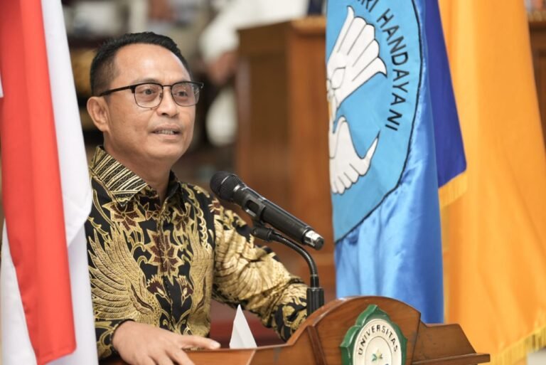 Mampu Lakukan Pengembangan SDM di Maluku Utara, Pj Sekprov apresiasi untuk Unkhair Ternate