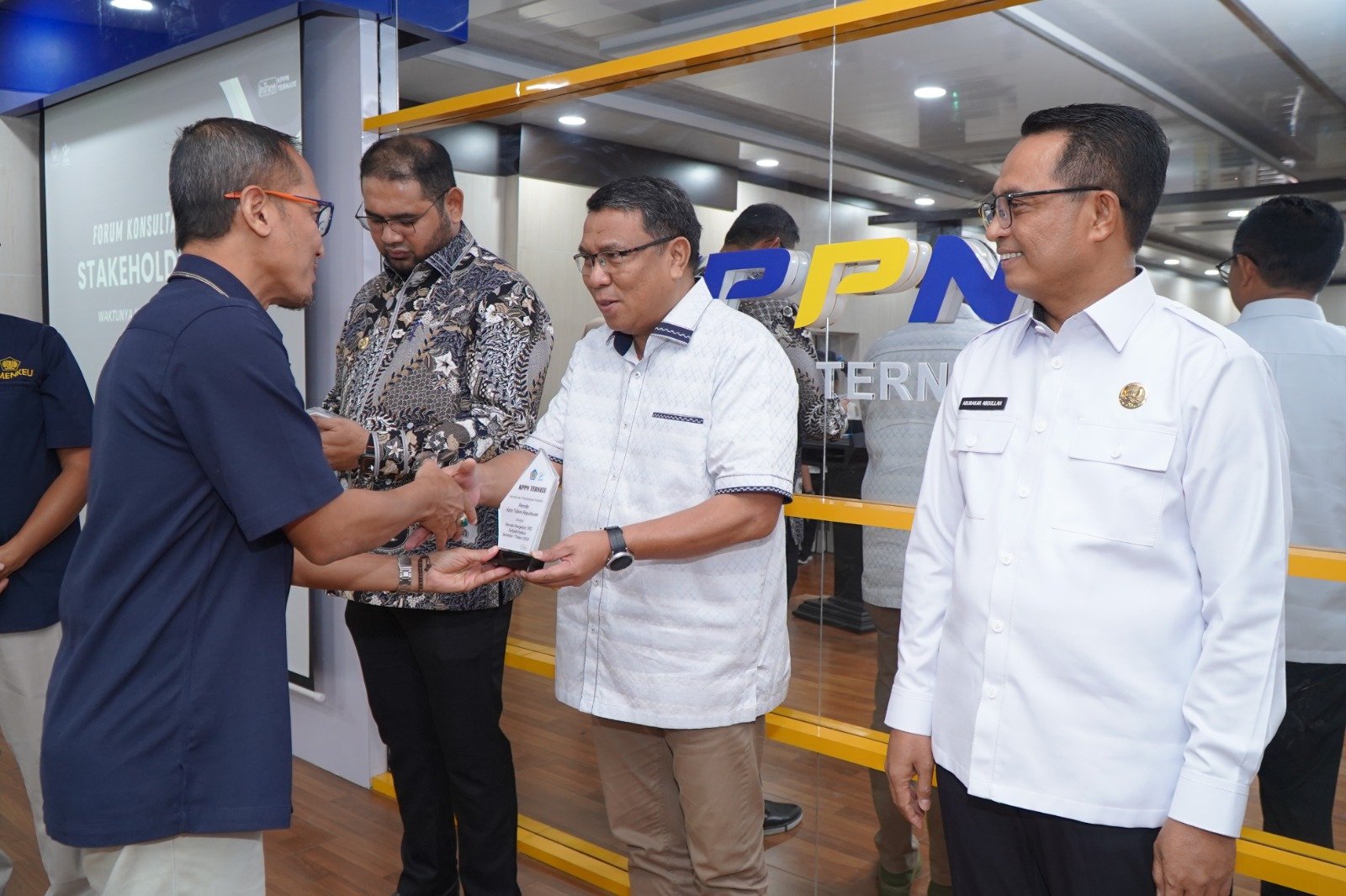 Dapat penghargaan Dari KPPN Ternate, Ismail: Semoga Kerja Sama Ini Terus Di Pertahankan
