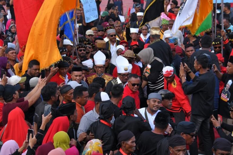 Muhammad Sinen Mengajak Seluruh Anak Muda Tidore Agar Dukung Sultan Tidore Jadi Gubernur