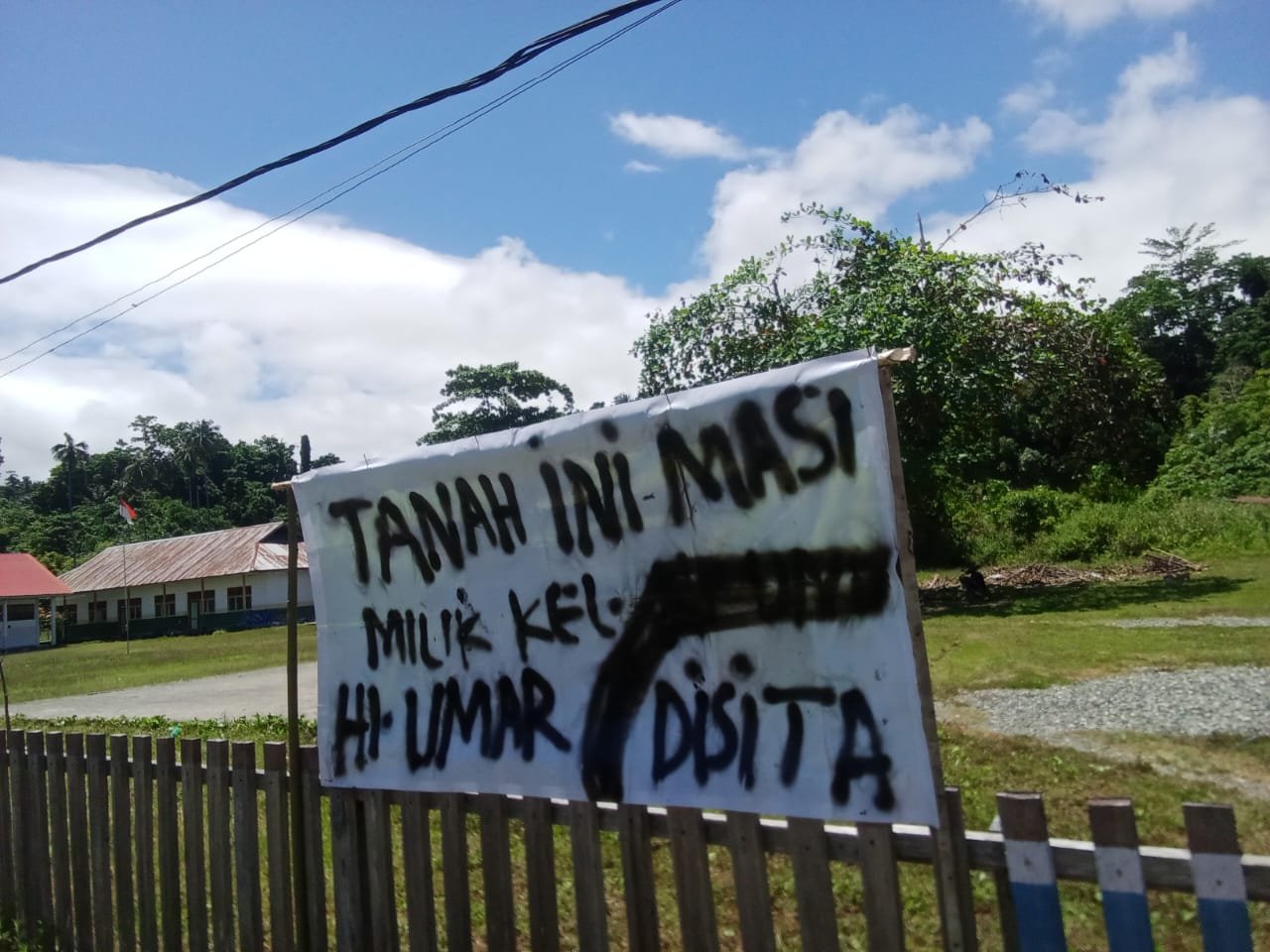 Diduga Tak Sesuai Prosedur, Warga Tolak Karateker Kades Fluk dan Boikot Sejumlah Fasilitas
