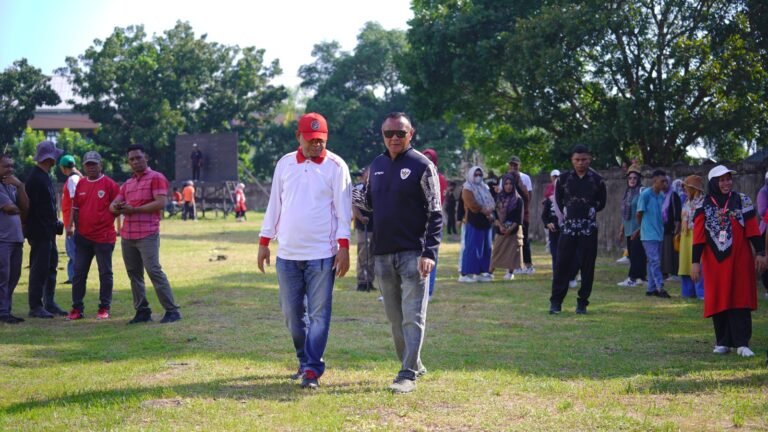 Wawali Tidore Tinjau Kerja Bakti Persiapan Pelaksanaan Liga EPA di Stadion Marimoi