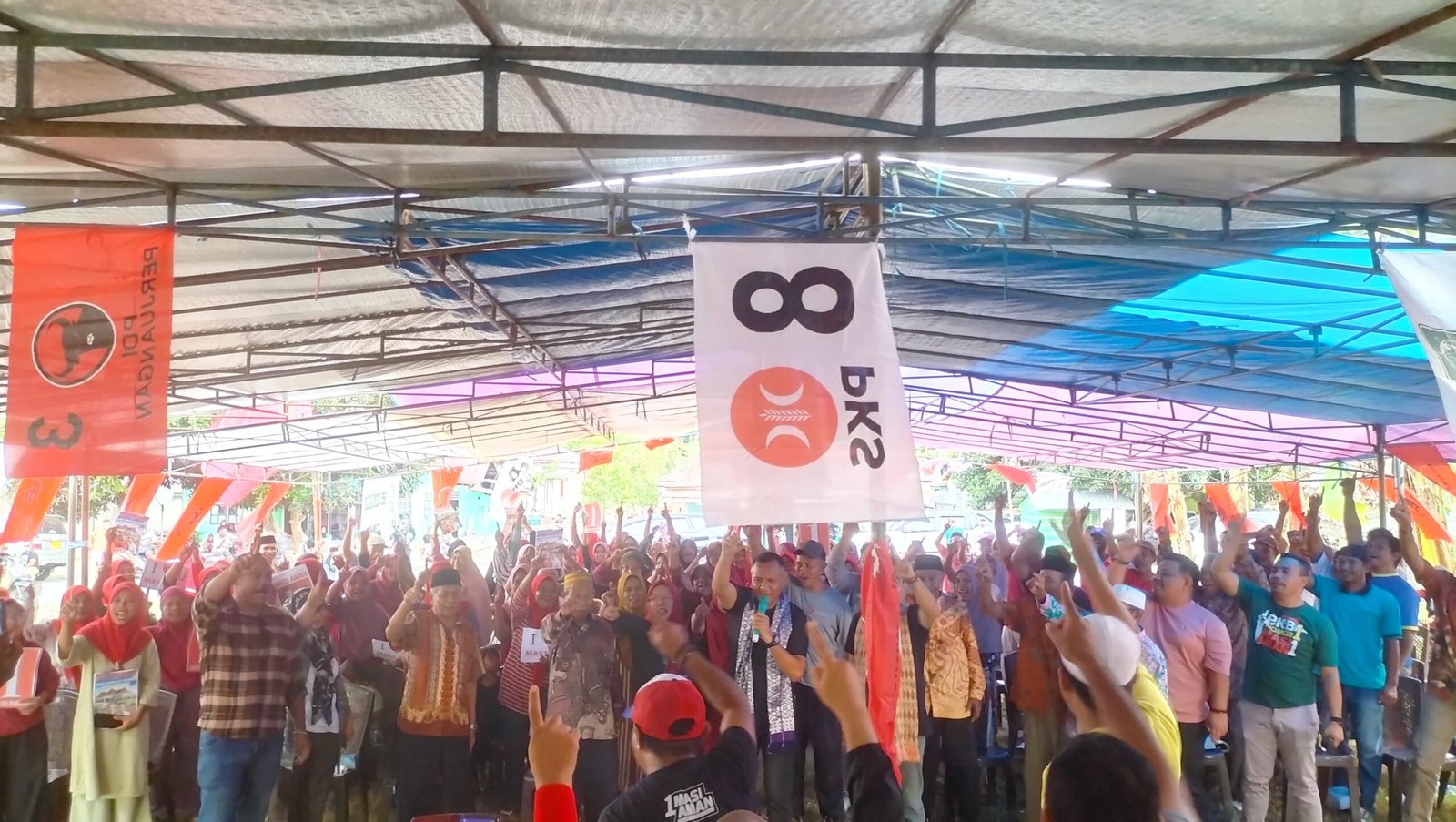 Secara Terbuka Warga Desa Akeguraci Oba Tengah Nyatakan Sikap Mendukung MASI-AMAN