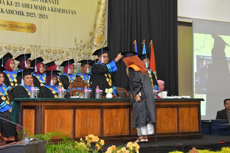 Sekda Hadiri Sidang Terbuka Senat Poltekkes Kemenkes Ternate