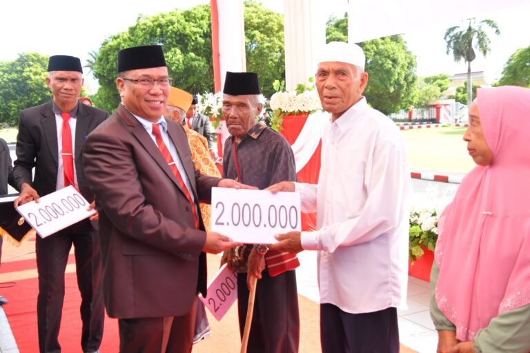 39 Pejuang Kemerdekaan dan Warakawuri di Kota Tidore Kepulauan Terima Dana Kehormatan