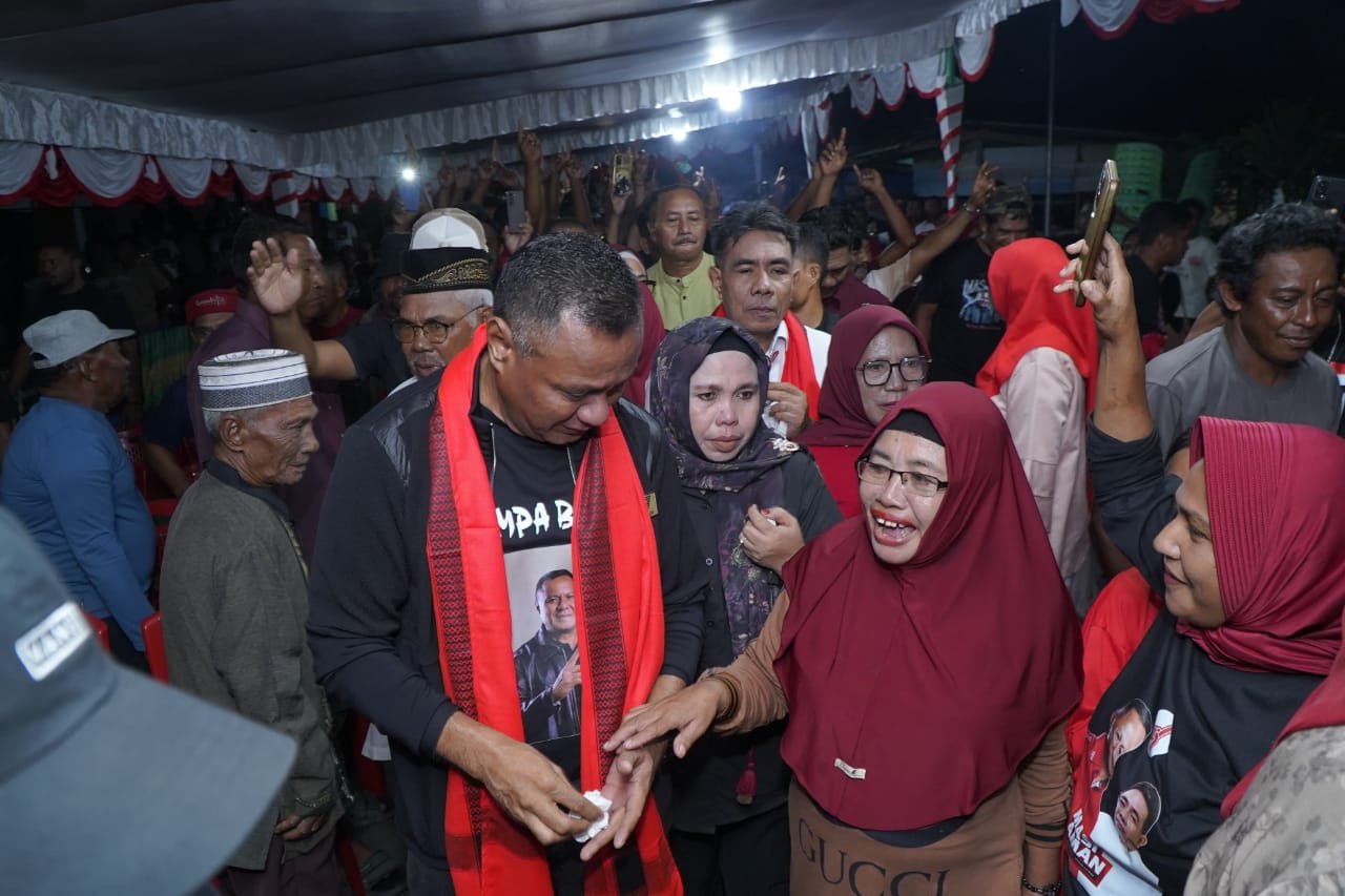 Warga Sofifi Berikan Kejutan Di Kampanye Terakhir MASI-AMAN Di Daratan Oba