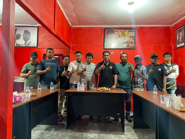 Tim Pemenangan Kelurahan Folarora Sambangi Posko Utama MASI-AMAN Sampaikan Aspirasi