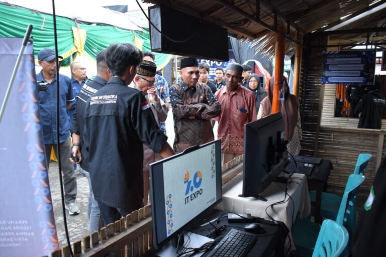 Hadir Pembukaan IT EXPO 7.0 Unkhair, Taher: Diharapkan Menjadi Energi Dalam Informasi Digital Kota Tidore