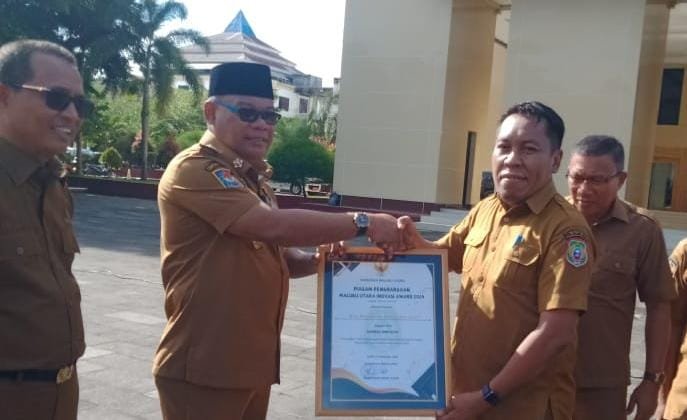 BPBJ Malut Terima Penghargaan Award 2025 dari Pj Gubernur Maluku Utara