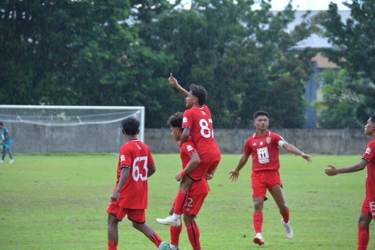 Main Dikandang Sendiri, Malut United Bantai Persib Bandung 3-1