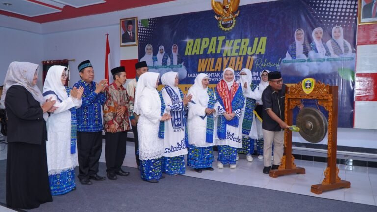 Asisten Sekda Buka Rapat Kerja Wilayah II BKMT Maluku Utara