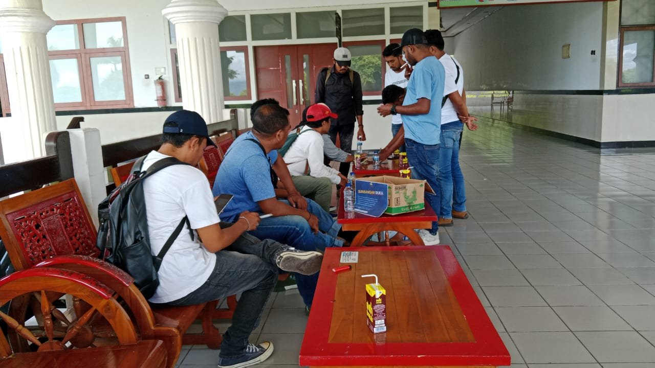 Peduli Sesama, Kwatak Galang Dana Untuk Keluarga Sahril Helmi