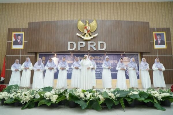 Peringati Isra Mi’raj Oleh IIAD Bersama DWP Sekretariat DPRD Berjalan Khidmat