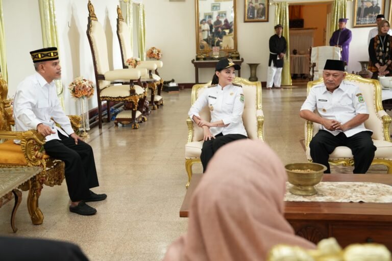 Kunjungi Kesultanan Ternate, Sherly Tjoanda Siap Mendukung Kebudayaan Kesultanan Ternate