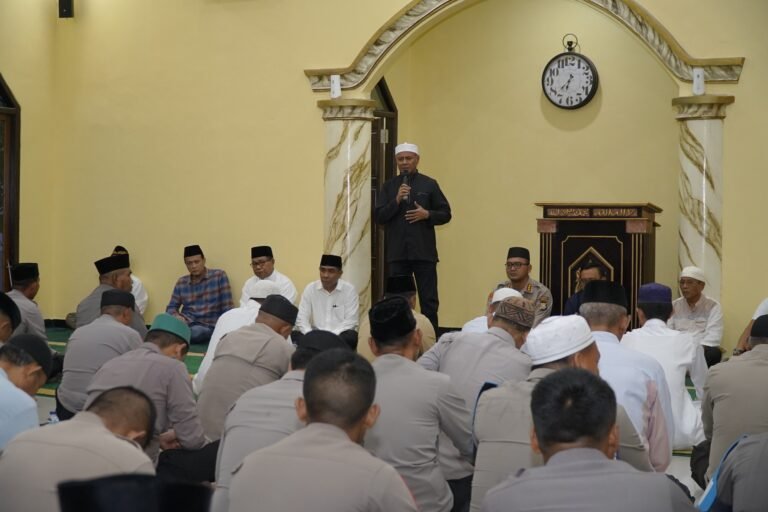 Jalin Silaturahim, Wali Kota dan Wakil Wali Kota Tidore Hadiri Acara Puasa Bersama di Polresta Tidore