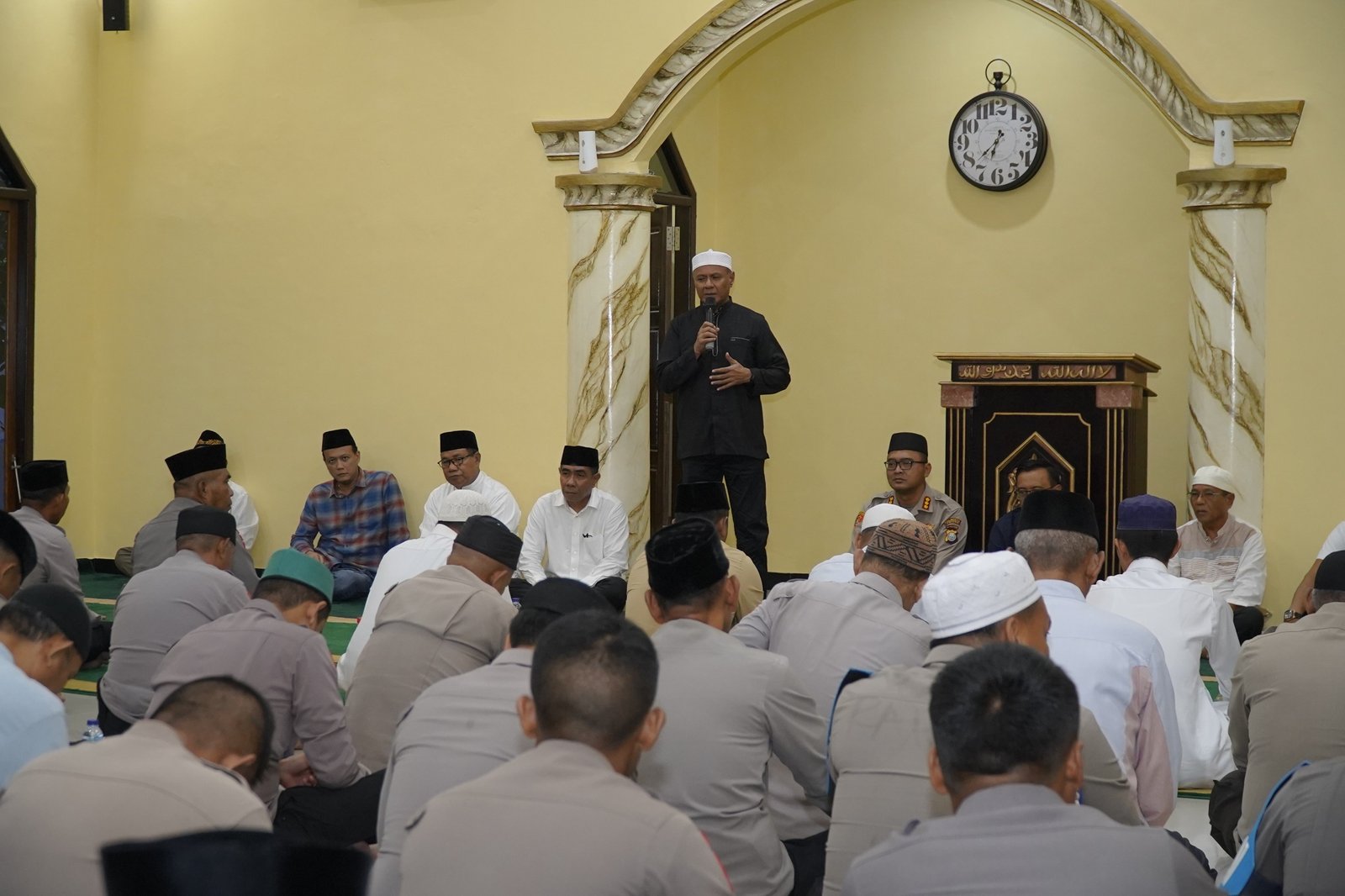 Jalin Silaturahim, Wali Kota dan Wakil Wali Kota Tidore Hadiri Acara Puasa Bersama di Polresta Tidore
