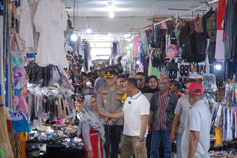 Jelang Malam Takbiran, Wali Kota dan Kapolresta Tidore Tinjau Sejumlah Titik Pelayanan Publik di Pulau Tidore
