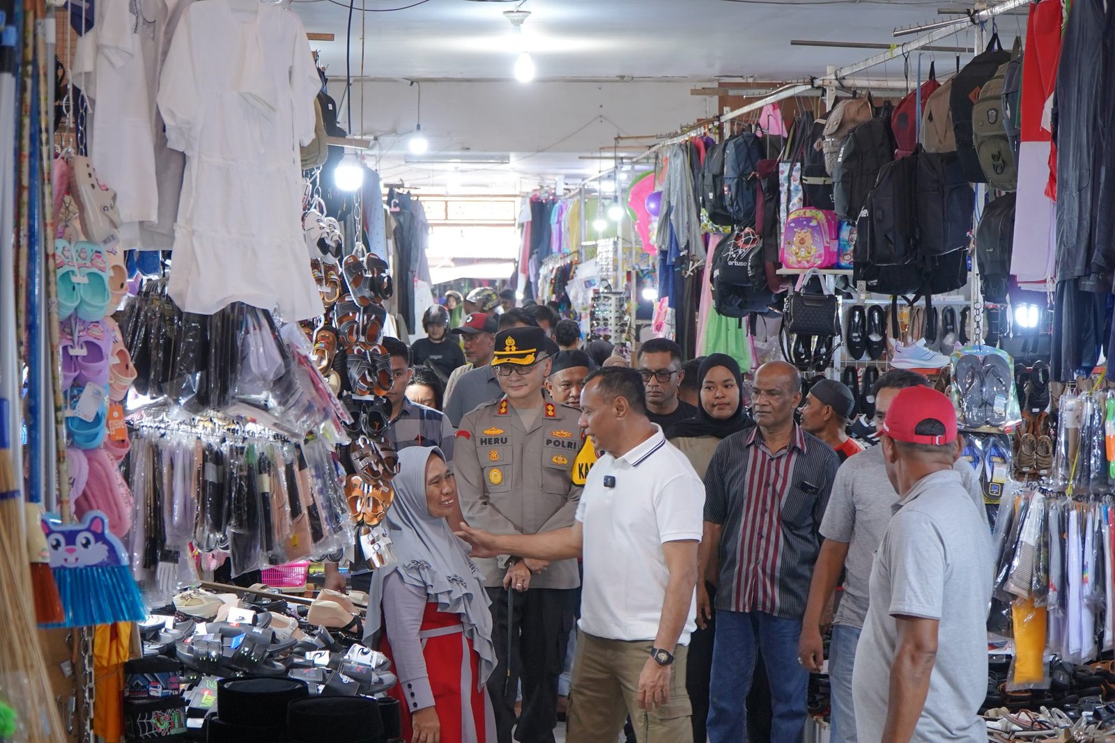 Jelang Malam Takbiran, Wali Kota dan Kapolresta Tidore Tinjau Sejumlah Titik Pelayanan Publik di Pulau Tidore