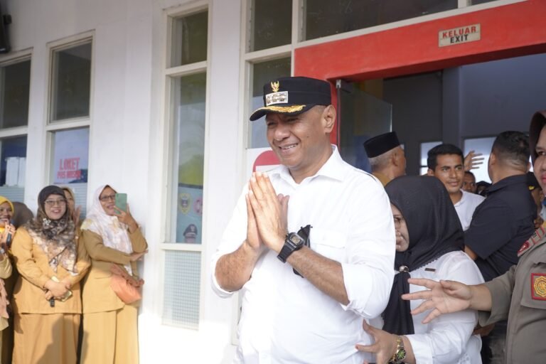 Disambut Meriah Ribuan Pegawai, Wali Kota Tidore Sampaikan Terima Kasih