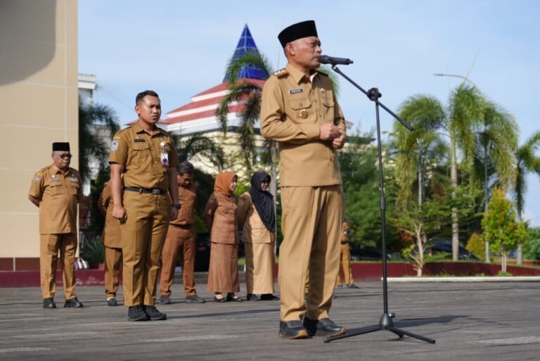 Sarbin Sehe Pimpin Apel Perdana usai Lebaran