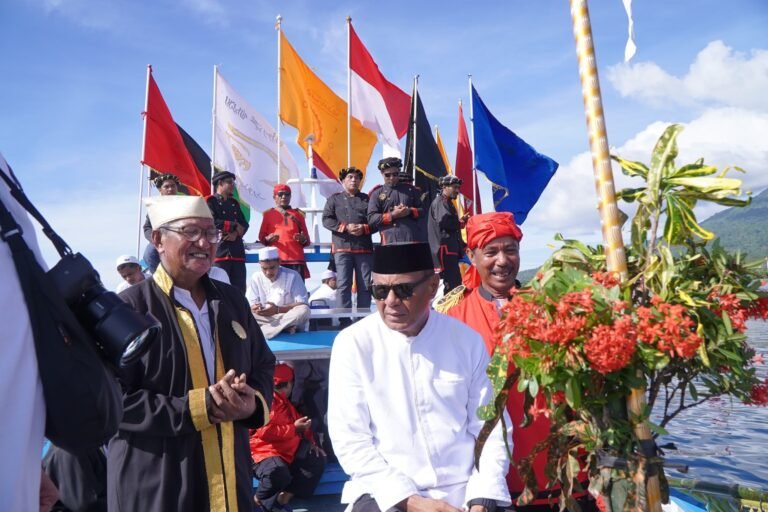 Walikota Beserta Wakil Walikota Mengikuti Ritual Lufu Kie