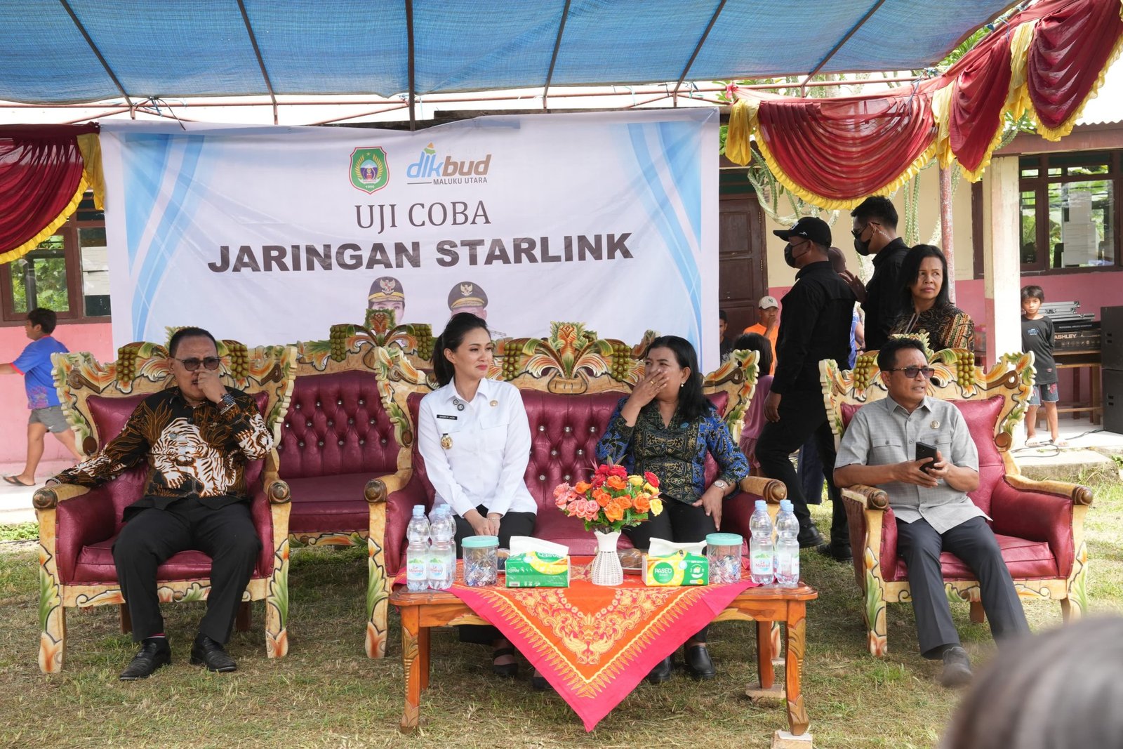 Pemprov Maluku Utara Uji Coba Jaringan Starlink di Halmahera Barat