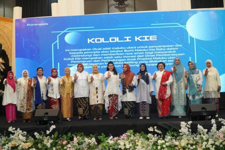 Peringati Hari Kartini, Gubernur Sherly Berikan Bantuan Kepada 100 Pelaku UMKM Perempuan