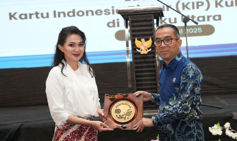 Janji Prioritas Program 100 Hari Kerja, Gubernur Launching KIP-KD Malut