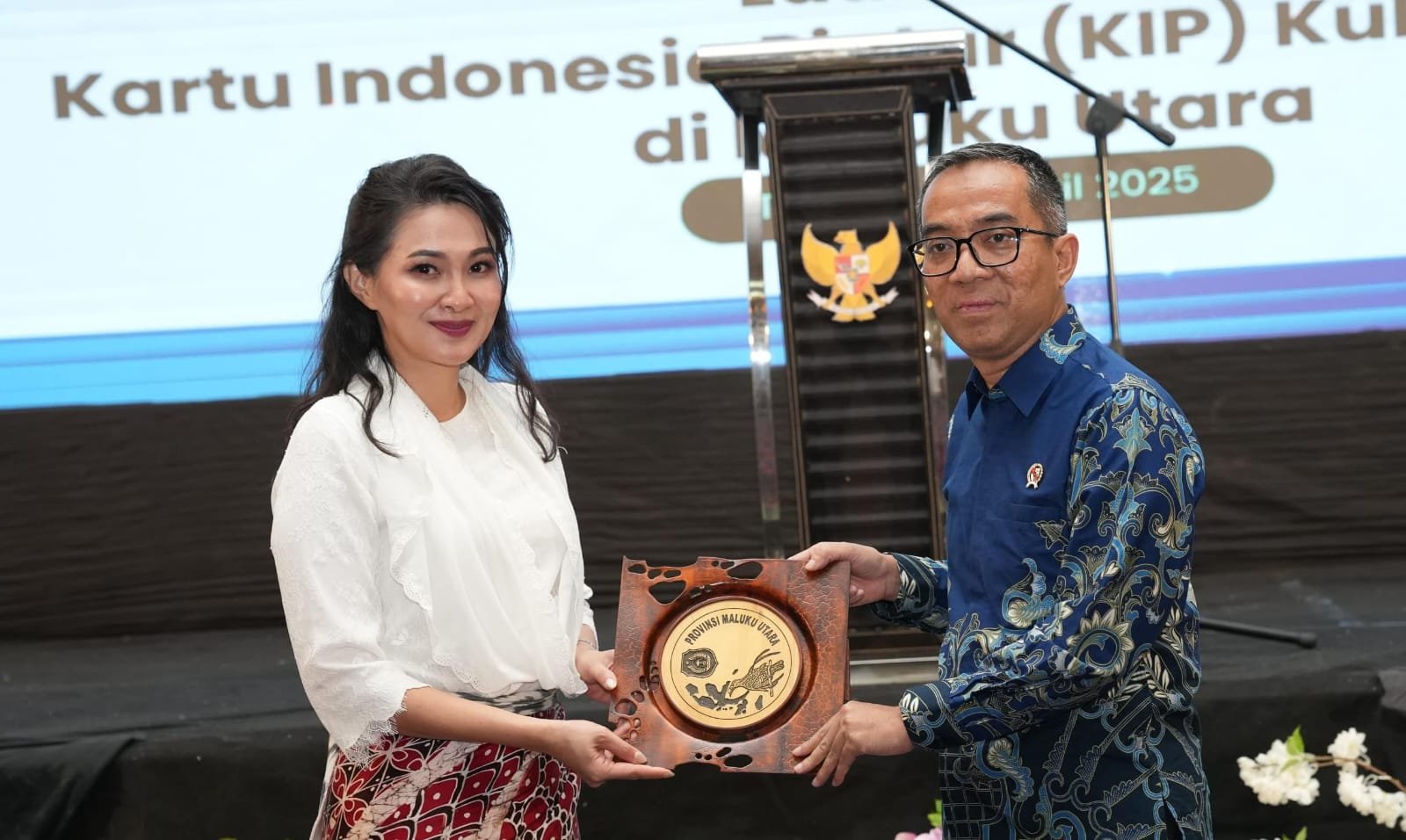 Janji Prioritas Program 100 Hari Kerja, Gubernur Launching KIP-KD Malut