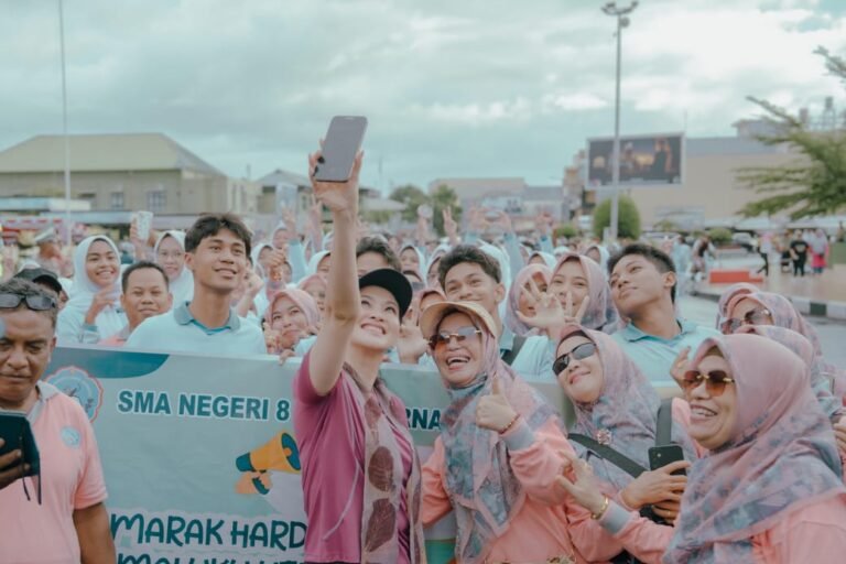 Dihadapan Siswa Siswi, Serly Tjoanda :  Terus berinvestasi terhadap diri sendiri terutama dalam pendidikan Akademis
