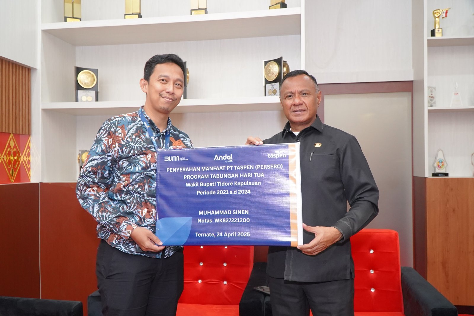 Walikota Tidore Secara Resmi Menerima Penyerahan Program THT Dari PT. Taspen