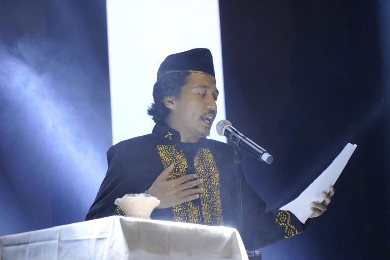 Wali Kota Tidore dan Komunitas Ruang Tengah Gaungkan Sultan Zainal Abidin Syah di Panggung Munas APEKSI 2025