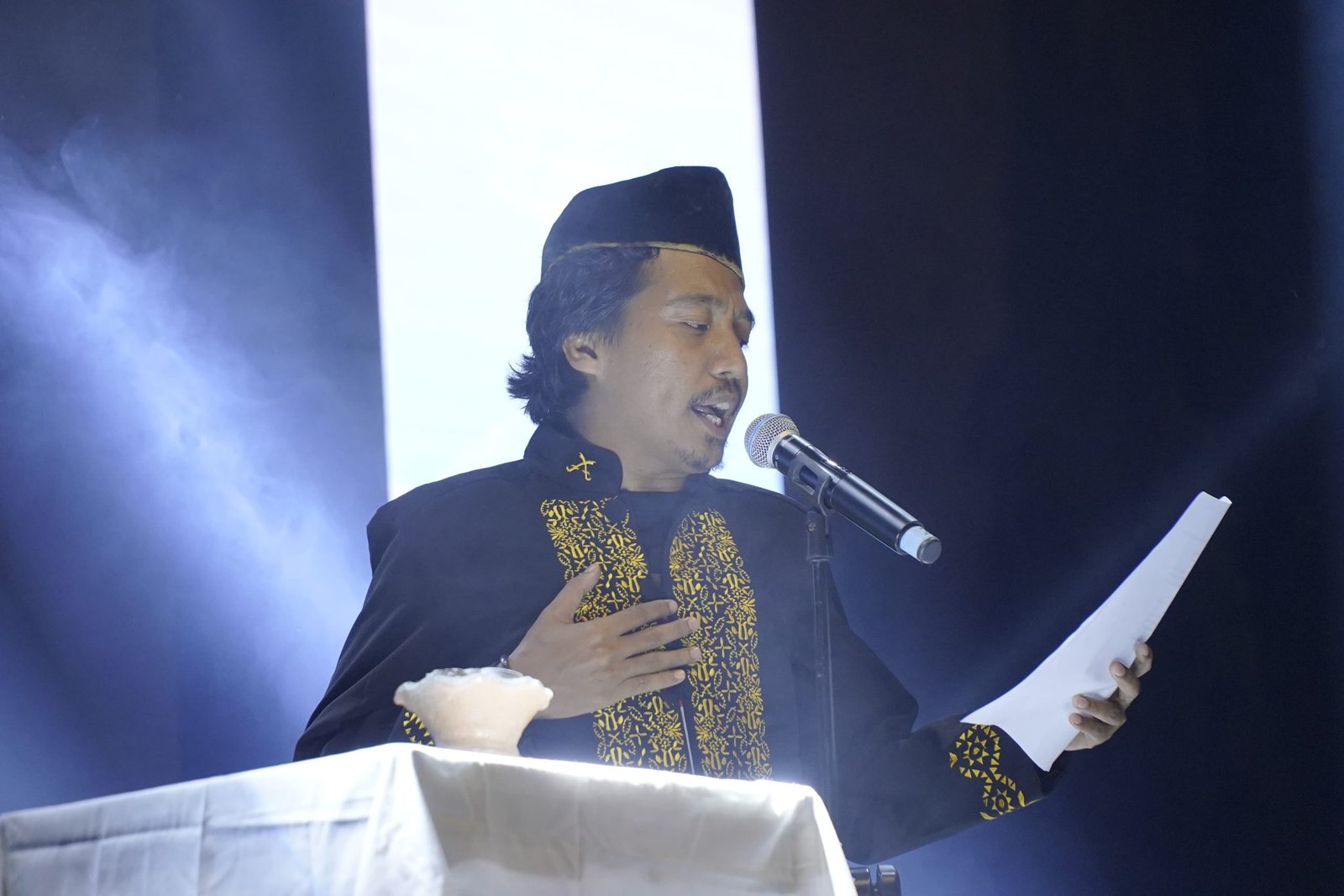 Wali Kota Tidore dan Komunitas Ruang Tengah Gaungkan Sultan Zainal Abidin Syah di Panggung Munas APEKSI 2025