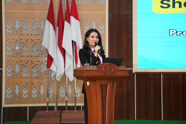 Ini Pesan Gubernur Malut di Acara Wisuda UT Ternate